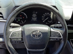 Used 2021 Toyota Sienna XLE FWD 8-Passenger at Peters Auto Mall near High Point, NC