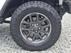 Used 2020  Jeep Gladiator Crew Cab Overland at Peters Auto Mall near High Point&comma; NC