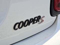 Used 2022  MINI Hardtop 4 Door Cooper S FWD at Peters Auto Mall near High Point&comma; NC
