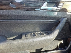 Used 2016  Hyundai Sonata 4d Sedan Limited at Peters Auto Mall near High Point&comma; NC