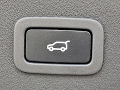 Used 2018  Jaguar E-PACE 4d SUV AWD SE at Peters Auto Mall near High Point&comma; NC