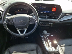 Used 2025  Chevrolet Trax FWD 4dr ACTIV at Peters Auto Mall near High Point&comma; NC