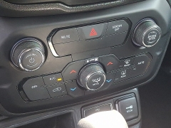 Used 2018  Jeep Renegade 4d SUV FWD Latitude Altitude at Peters Auto Mall near High Point&comma; NC