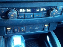 Used 2024  Nissan Frontier Crew Cab 4x4 SV at Peters Auto Mall near High Point&comma; NC