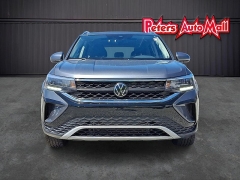 Used 2024  Volkswagen Taos SE FWD at Peters Auto Mall near High Point&comma; NC