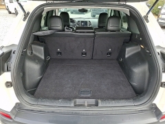 Used 2019  Jeep Cherokee 4d SUV 4WD Trailhawk 3&period;2L at Peters Auto Mall near High Point&comma; NC