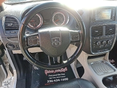 Used 2019  Dodge Grand Caravan 4d Wagon SXT at Peters Auto Mall near High Point&comma; NC