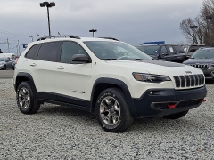  2019 Jeep Cherokee 4d SUV 4WD Trailhawk 3.2L at Peters Auto Mall near High Point, NC