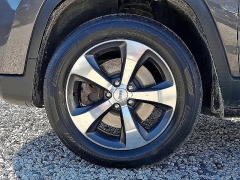 Used 2019  Jeep Cherokee 4d SUV 4WD Limited 3&period;2L at Peters Auto Mall near High Point&comma; NC