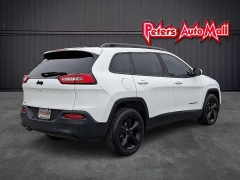 Used 2018  Jeep Cherokee 4d SUV FWD Latitude V6 at Peters Auto Mall near High Point&comma; NC