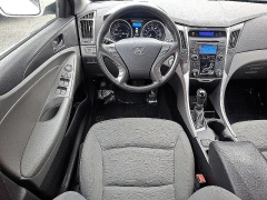 Used 2013  Hyundai Sonata Hybrid 4d Sedan at Peters Auto Mall near High Point&comma; NC