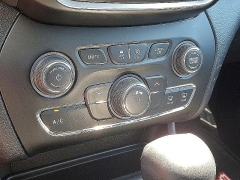 Used 2019 Jeep Cherokee 4d SUV FWD Latitude Plus 2.4L at Peters Auto Mall near High Point, NC