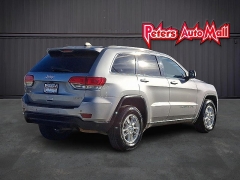 Used 2019  Jeep Grand Cherokee 4d SUV 4WD Laredo at Peters Auto Mall near High Point&comma; NC