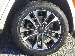 Used 2021  Jeep Grand Cherokee L Overland 4x4 at Peters Auto Mall near High Point&comma; NC