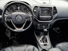 Used 2018  Jeep Cherokee 4d SUV FWD Latitude V6 at Peters Auto Mall near High Point&comma; NC