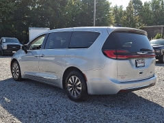 Used 2023  Chrysler Pacifica Hybrid Limited FWD at Peters Auto Mall near High Point&comma; NC
