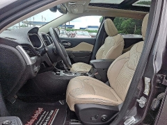 Used 2017 Jeep Cherokee 4d SUV 4WD Limited I4 at Peters Auto Mall near High Point, NC
