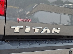 Used 2018  Nissan Titan 4WD Crew Cab SL at Peters Auto Mall near High Point&comma; NC