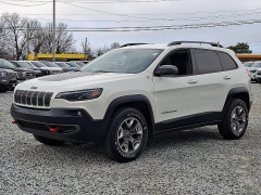 Used 2019  Jeep Cherokee 4d SUV 4WD Trailhawk 3&period;2L at Peters Auto Mall near High Point&comma; NC