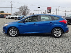 Used 2018  Ford Focus 4d Hatchback SE at Peters Auto Mall near High Point&comma; NC