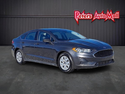 2020 Ford Fusion S's photo