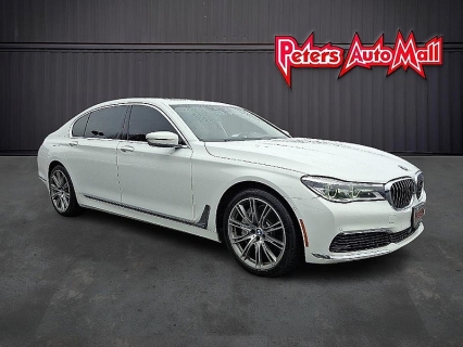 2019 BMW 7 Series 750i's photo
