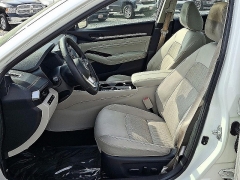 Used 2020  Nissan Altima 4d Sedan AWD 2&period;5L SV at Peters Auto Mall near High Point&comma; NC