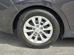 Used 2020 Hyundai Elantra 4d Sedan SEL at Peters Auto Mall near High Point, NC