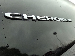 Used 2019  Jeep Cherokee 4d SUV FWD Latitude Plus Altitude 2.4L at Peters Auto Mall near High Point, NC