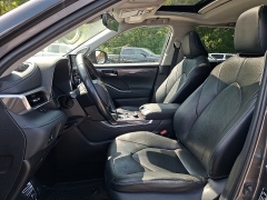 Used 2021  Toyota Highlander Limited FWD at Peters Auto Mall near High Point&comma; NC