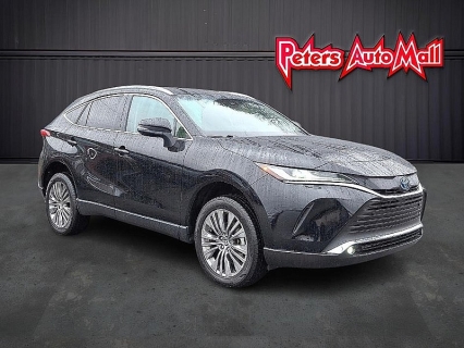 2023 Toyota Venza XLE's photo