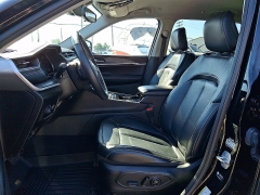 Used 2022  Jeep Grand Cherokee L Limited 4x4 at Peters Auto Mall near High Point&comma; NC