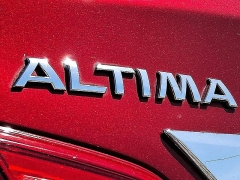 Used 2017  Nissan Altima 4d Sedan 2&period;5L S at Peters Auto Mall near High Point&comma; NC