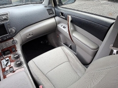 Used 2012  Toyota Highlander Hybrid 4d SUV AWD Limited at Peters Auto Mall near High Point&comma; NC