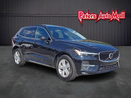 2022 Volvo XC60 Momentum's photo