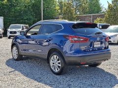 Used 2020  Nissan Rogue Sport 4d SUV AWD SV at Peters Auto Mall near High Point&comma; NC