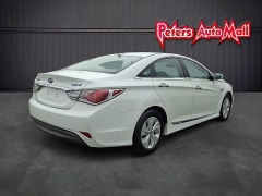 Used 2013  Hyundai Sonata Hybrid 4d Sedan at Peters Auto Mall near High Point&comma; NC