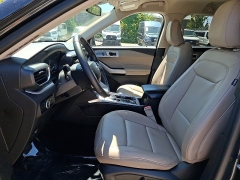 Used 2024  Ford Explorer XLT 4WD at Peters Auto Mall near High Point&comma; NC