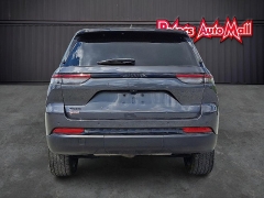 Used 2023  Jeep Grand Cherokee Altitude 4x4 at Peters Auto Mall near High Point&comma; NC