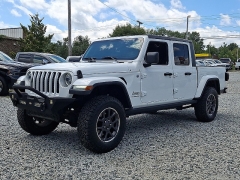 Used 2020  Jeep Gladiator Crew Cab Overland at Peters Auto Mall near High Point&comma; NC