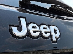 Used 2022  Jeep Grand Cherokee WK Laredo E 4x4 at Peters Auto Mall near High Point&comma; NC