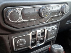 Used 2023 Jeep Gladiator Overland 4x4 at Peters Auto Mall near High Point, NC