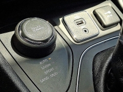 Used 2019 Jeep Cherokee 4d SUV 4WD Latitude Plus 2.4L at Peters Auto Mall near High Point, NC