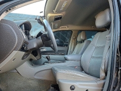 Used 2024  Volkswagen Atlas 2&period;0T SE w&sol;Technology FWD at Peters Auto Mall near High Point&comma; NC