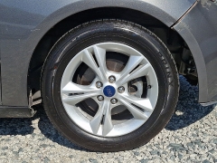 Used 2014  Ford Focus 4d Hatchback SE at Peters Auto Mall near High Point&comma; NC