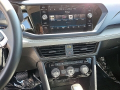 Used 2024  Volkswagen Taos SE FWD at Peters Auto Mall near High Point&comma; NC