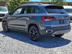 Used 2024  Volkswagen Taos SE FWD at Peters Auto Mall near High Point&comma; NC