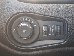 Used 2019  Jeep Renegade 4d SUV FWD Latitude Altitude at Peters Auto Mall near High Point, NC