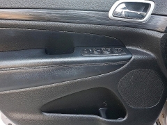 Used 2019  Jeep Grand Cherokee 4d SUV 4WD Laredo at Peters Auto Mall near High Point&comma; NC