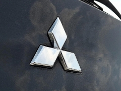 Used 2024  Mitsubishi Outlander Plug-In Hybrid SEL S-AWC at Peters Auto Mall near High Point&comma; NC